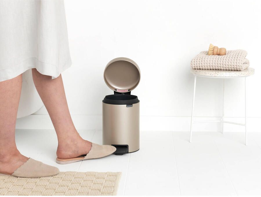 Brabantia newIcon pedaalemmer 3 liter met kunststof binnenemmer Champagne