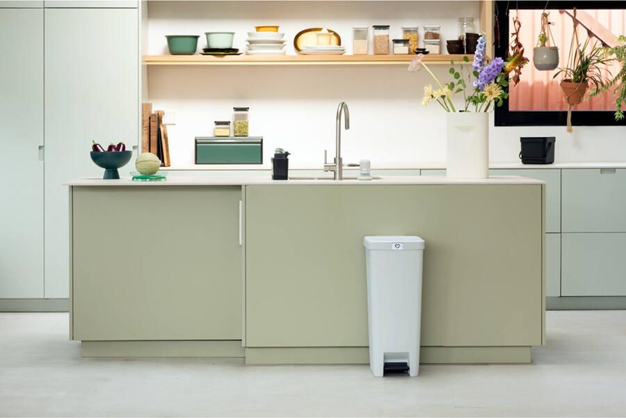 Brabantia StepUp Prullenbak Pedaalemmer 40 liter Light Grey - Foto 3