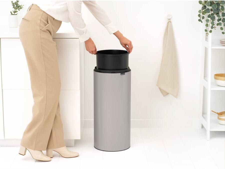 Brabantia Touch Bin New afvalemmer 30 liter kunststof binnenemmer Soft Grey - Foto 4