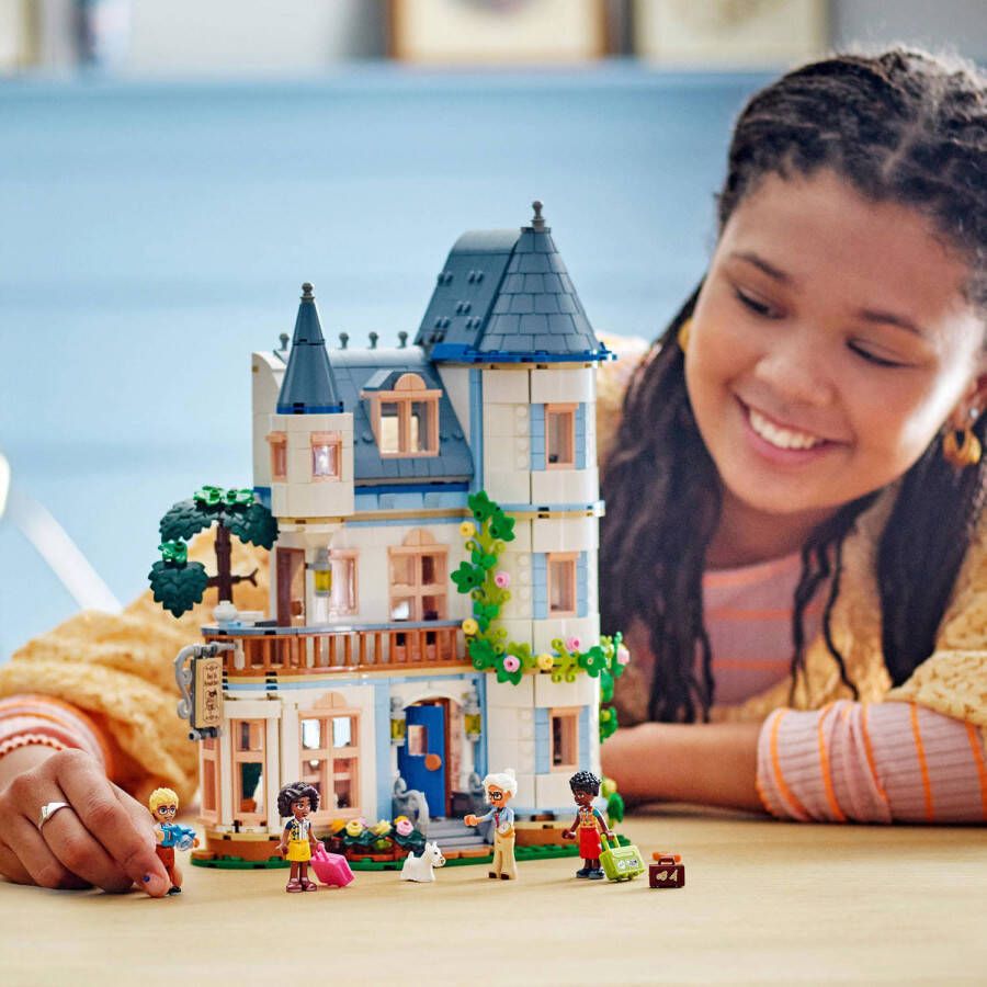 LEGO Friends Bed and breakfast in kasteel 42638