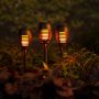 Lumineo Halloween Set van 4x stuks Solar tuinfakkels tuinlampen lichtjes met vlam-effect op zonne-energie van 27 cm Prikspots tuinverlichting - Thumbnail 4