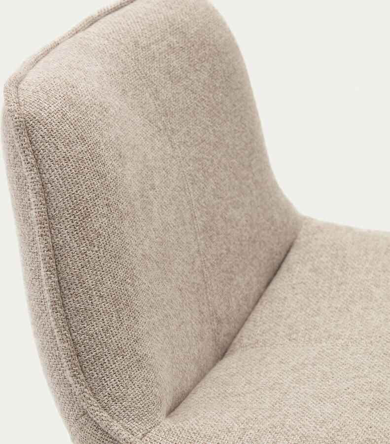 Kave Home Zenda-kruk in beige chenille en staal met matwitte afwerking 81- 102 cm