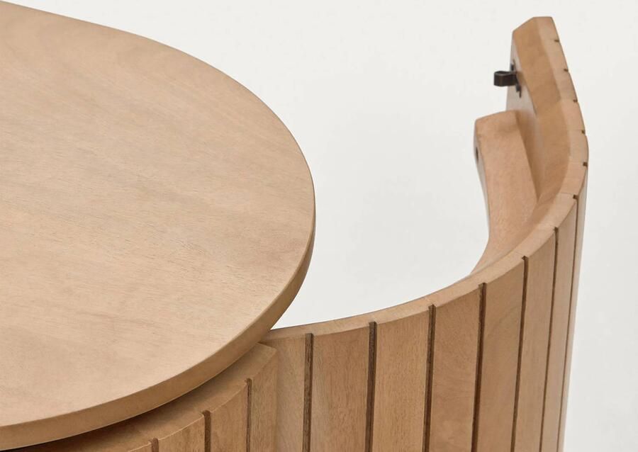 Kave Home Licia TV-meubel met 4 deuren in massief mangohout en zwart gelakt metaal 200 x 55 cm