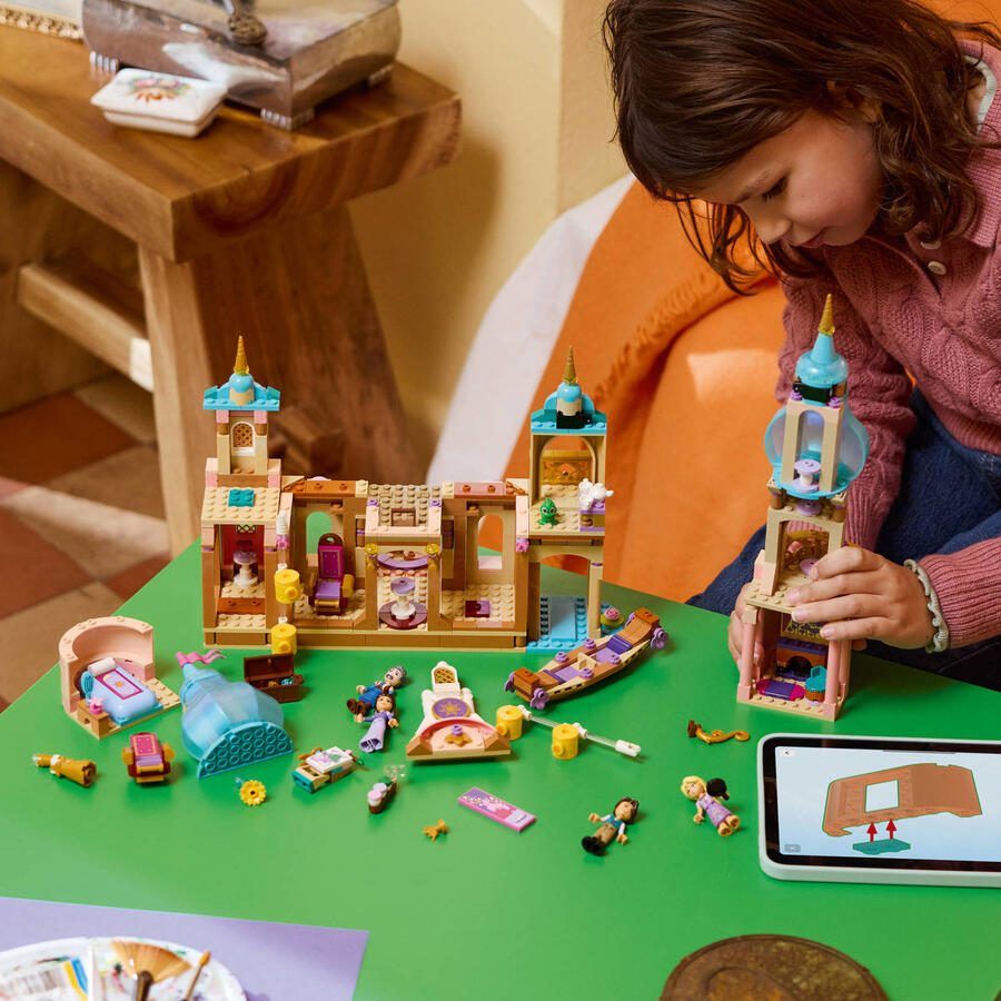 LEGO Disney Princess 43297 kasteel van Rapunzel - Foto 4