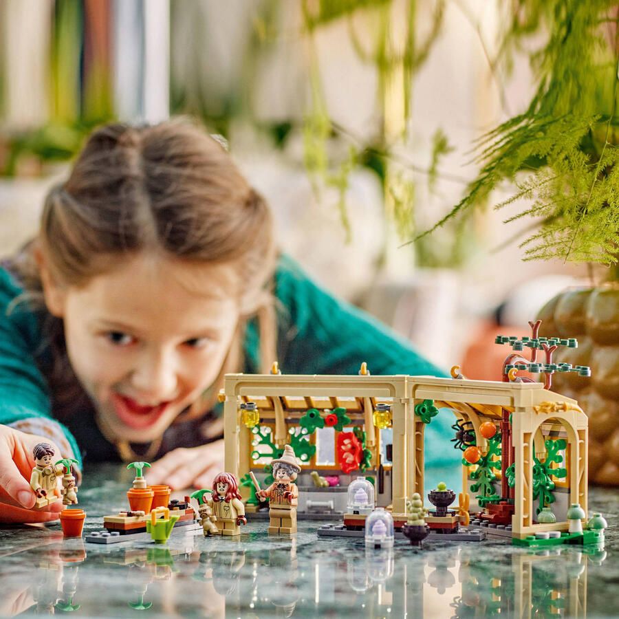 LEGO Harry Potter Kasteel Zweinstein™: Kruidenkundeles 76445 - Foto 3