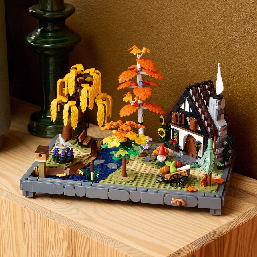 LEGO Icons Herfsttuin met Cottage Herfstdecoratie Bouwpakket 11372 - Foto 5