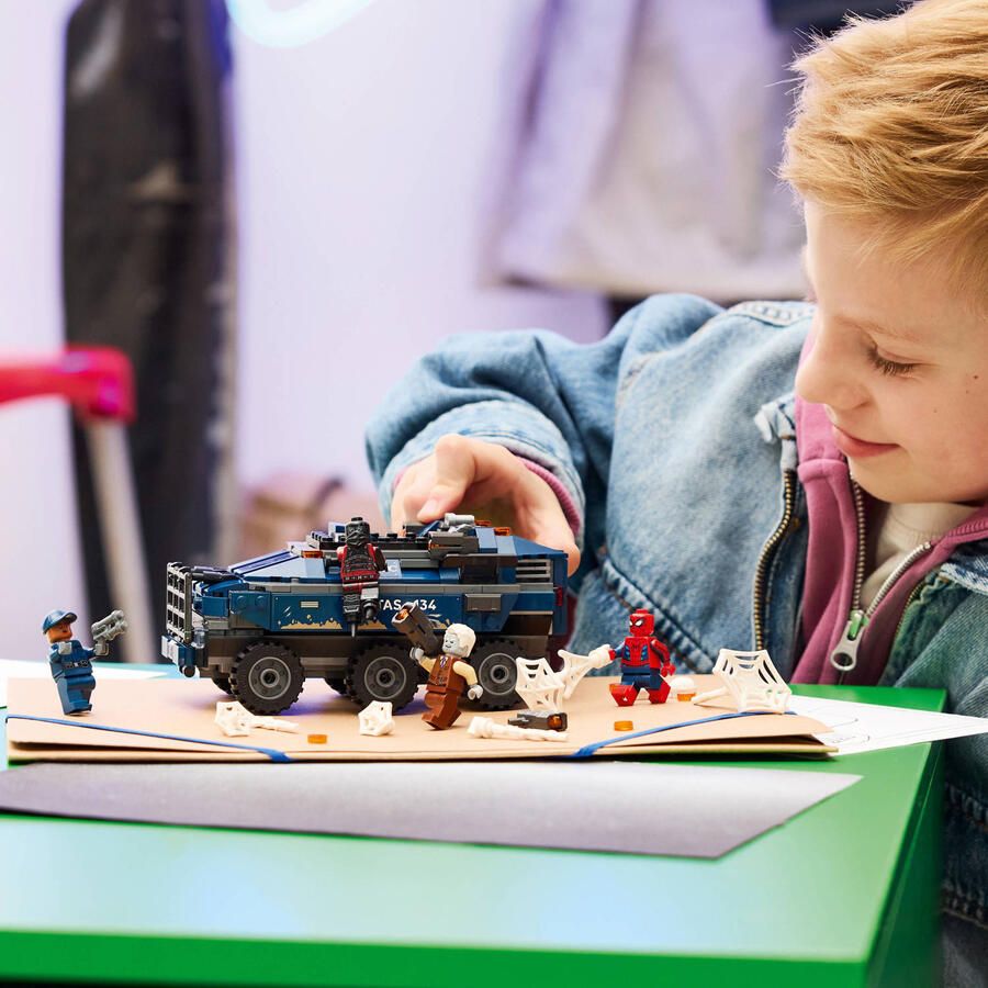 LEGO Marvel Spider-Man Achtervolging van gevangenistransport 76349 - Foto 4