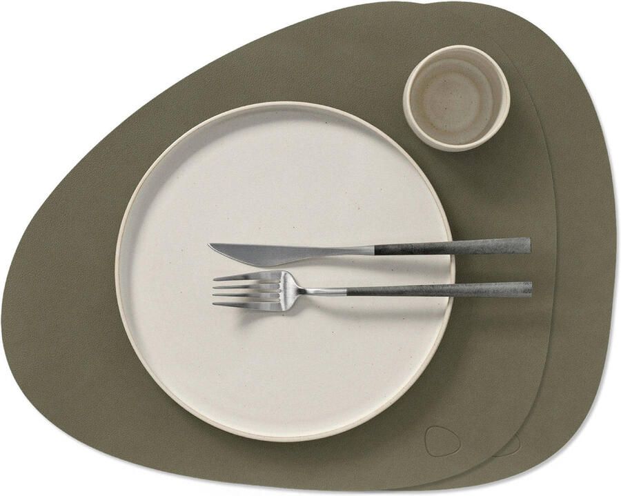 LIND DNA Placemats Nupo Leer Army Green Curved 44 x 37 cm 2 Stuks