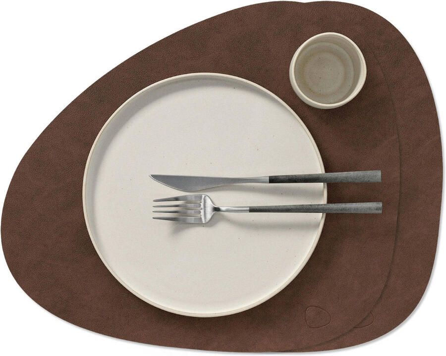 LIND DNA Placemats Nupo Leer Dark Brown Curved 44 x 37 cm 2 Stuks