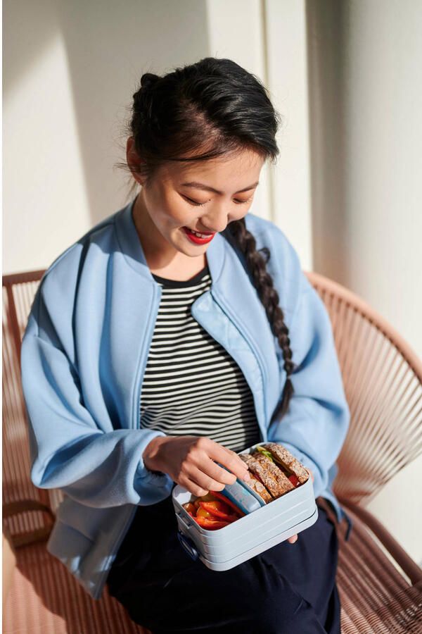 Mepal Lunchbox Take a Break midi – Geschikt voor 4 boterhammen – Vivid blue – Lunchbox voor volwassenen - Foto 3