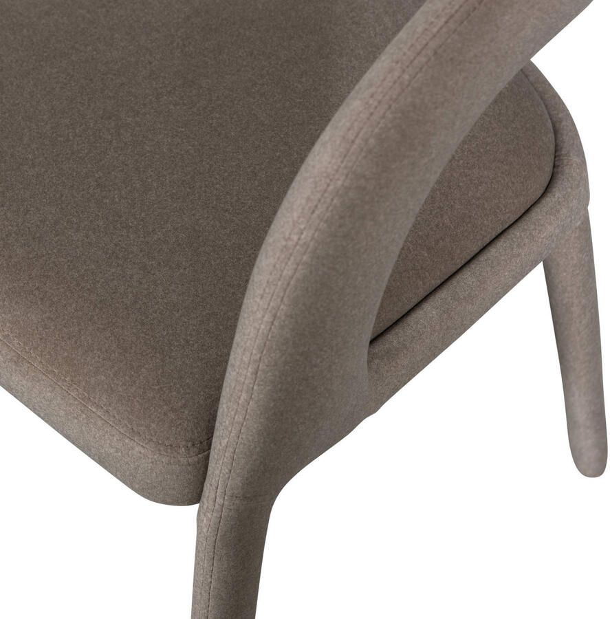 Vtwonen | Arms eetkamerstoel vilt bruin | Eetkamerstoelen | Armstoel - Foto 2