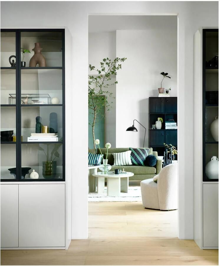 Vtwonen | Basic 4-drs Vitrinekast Grenen Mist | Woonkamer meubels | KastVitrinekast - Foto 10