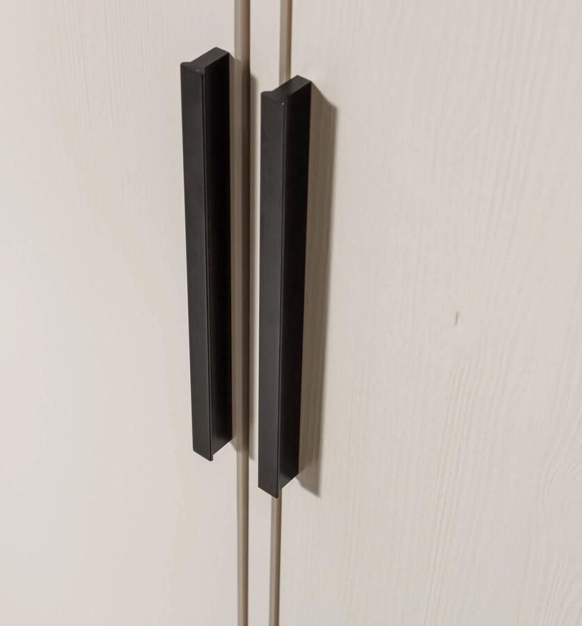 WOOOD | Adam 2-deurs kast grenen dust | Slaapkamerkasten | Linnenkast